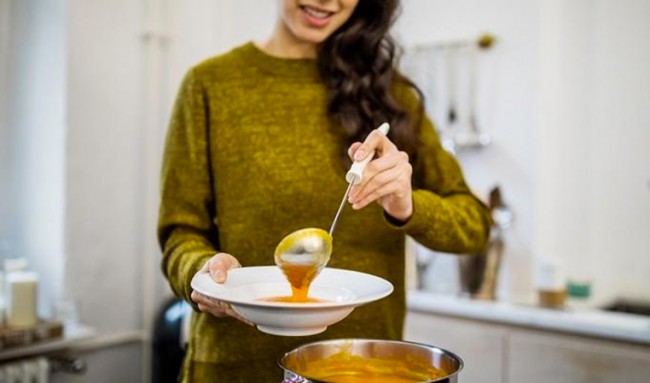 Réaliser 2 soupes gourmander au blender chauffant